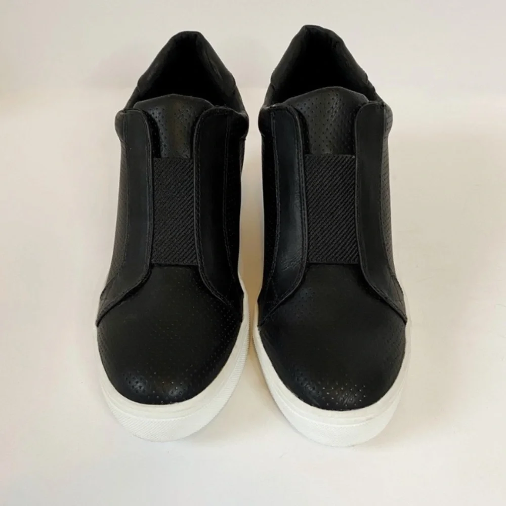 MIA LYNDSIE  Sneaker Wedge Shoes.